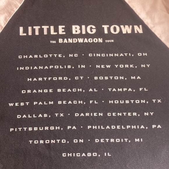 EUC Womens Medium Little Big Town The Bandwagon Tour Tee Medium - Picture 3 of 8